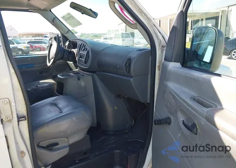 2004 Ford E-350 Super Duty Commercial/Recreational z USA, uszkodzony, nr VIN 1FTSS34L24HA44887